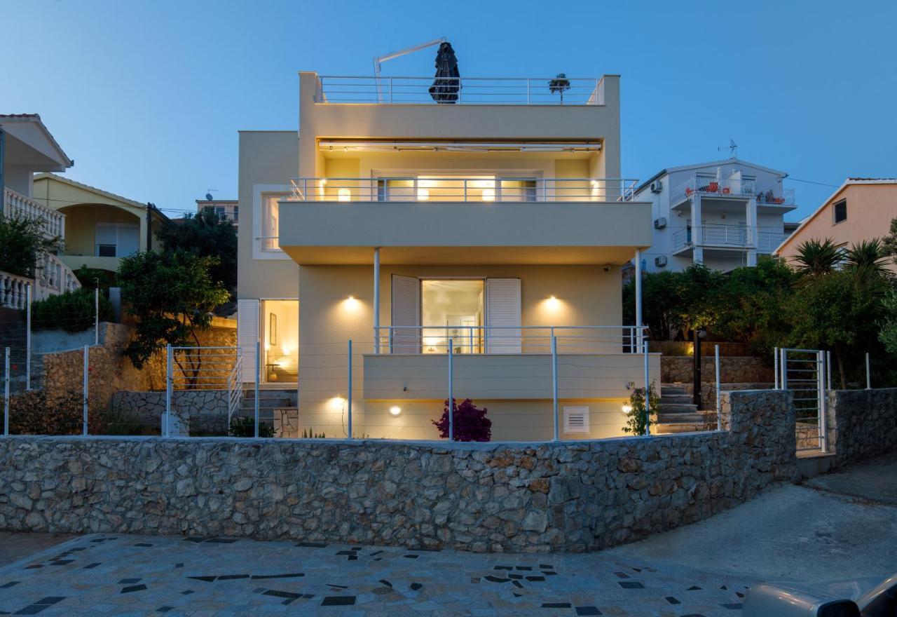 טרוגיר Villa Anadea With Hot Tub Overlooking Sea מראה חיצוני תמונה