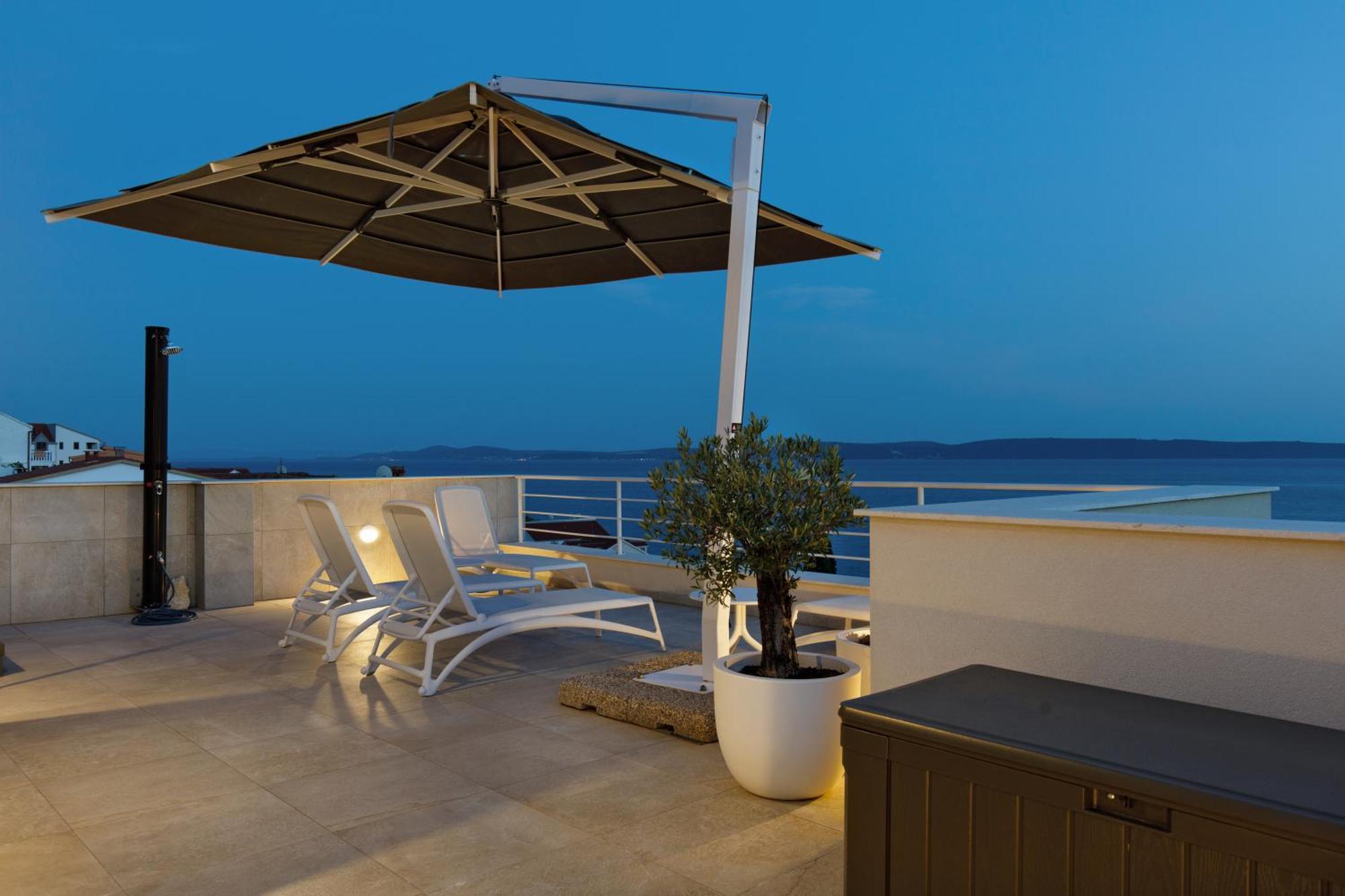 טרוגיר Villa Anadea With Hot Tub Overlooking Sea מראה חיצוני תמונה